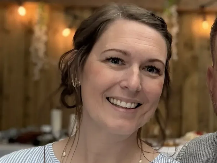 Elena Van Zandt headshot