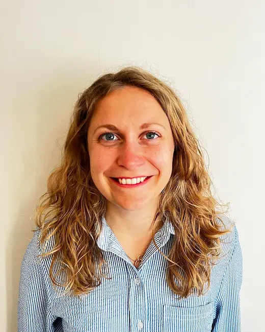 Steph Headshot