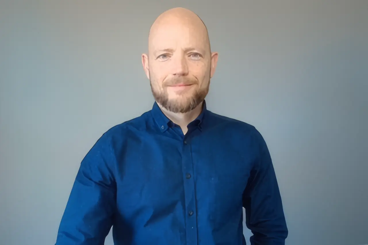 Mark Bennett headshot